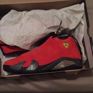Ferrari 14s size 9.5 . 8.5 conditions USED